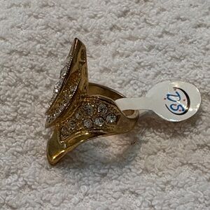 Elegant Gold and Silver Women's Ring